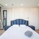 Summit View Landmark 81
